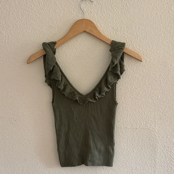 Gap Ruffle Tank - Picture 2 of 4